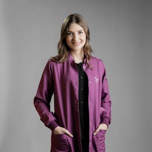 Dra. Monique Oliveira, Dentista em Pinheiros